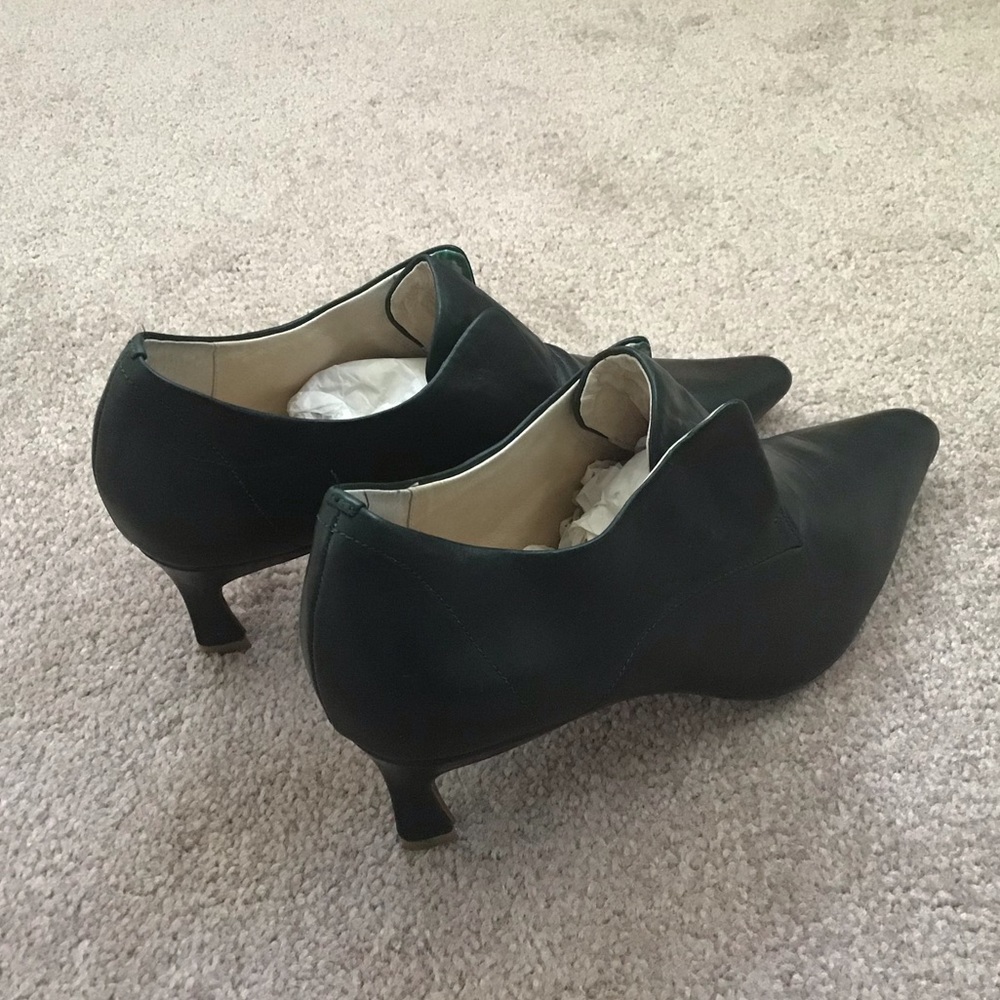 Less (JNBY) dark green heels (fits like 6.5 or 6)- never worn outside